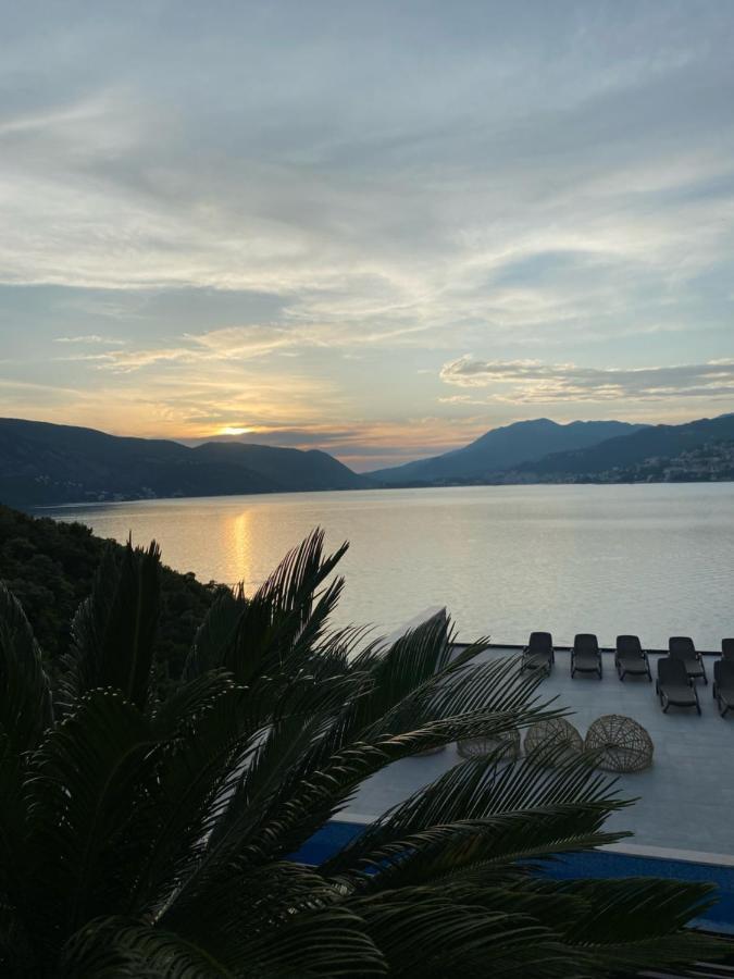 Agape Rose Hotel Buitenkant foto